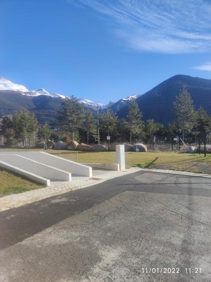 Apartamento A Estrenar En Villanúa Eksteriør billede