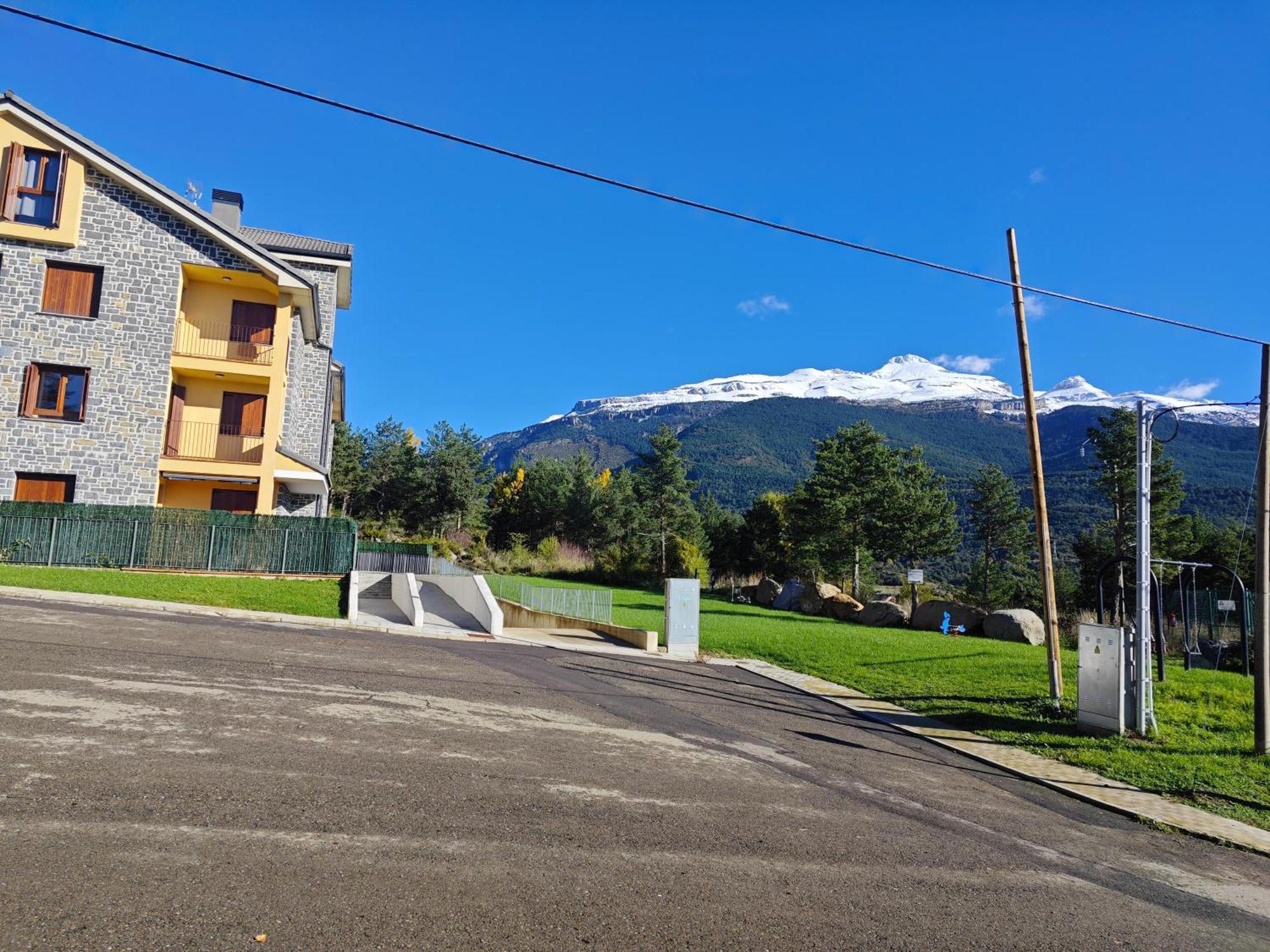 Apartamento A Estrenar En Villanúa Eksteriør billede